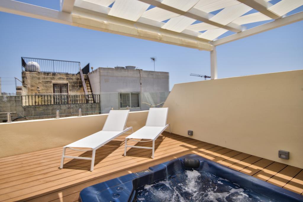 Amazing 4-Bedroom Sliema Town House With Jacuzzi Eksteriør billede