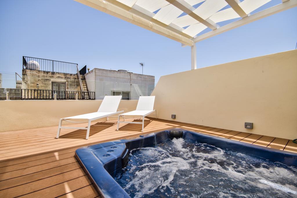 Amazing 4-Bedroom Sliema Town House With Jacuzzi Eksteriør billede